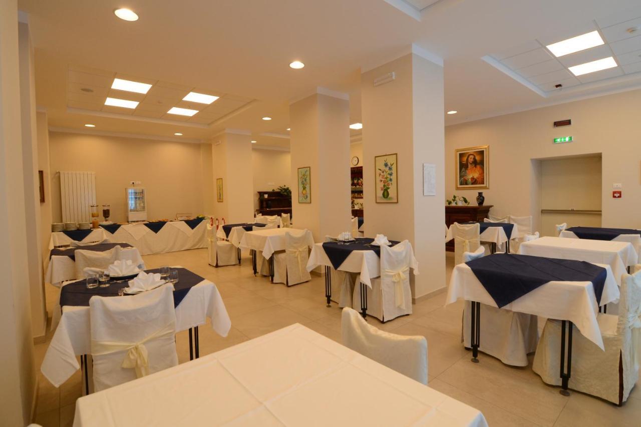 ラクイラ Casa Ospitalita San Giuseppe Bed & Breakfast エクステリア 写真