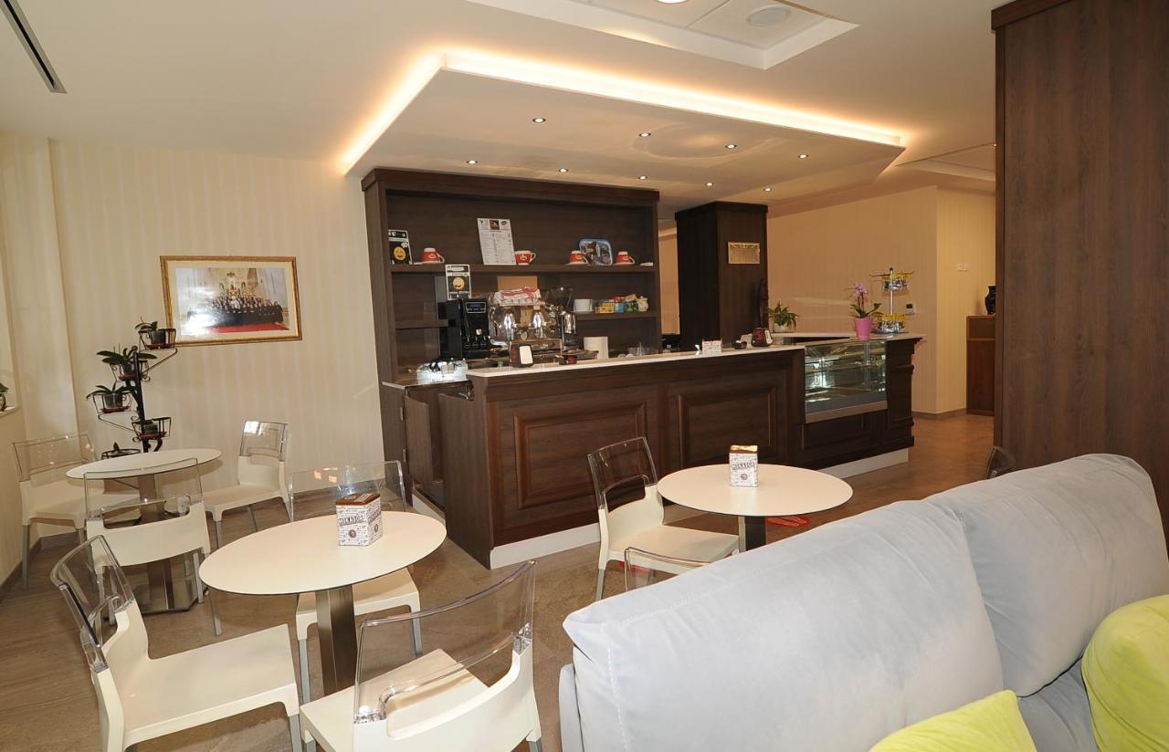 ラクイラ Casa Ospitalita San Giuseppe Bed & Breakfast エクステリア 写真