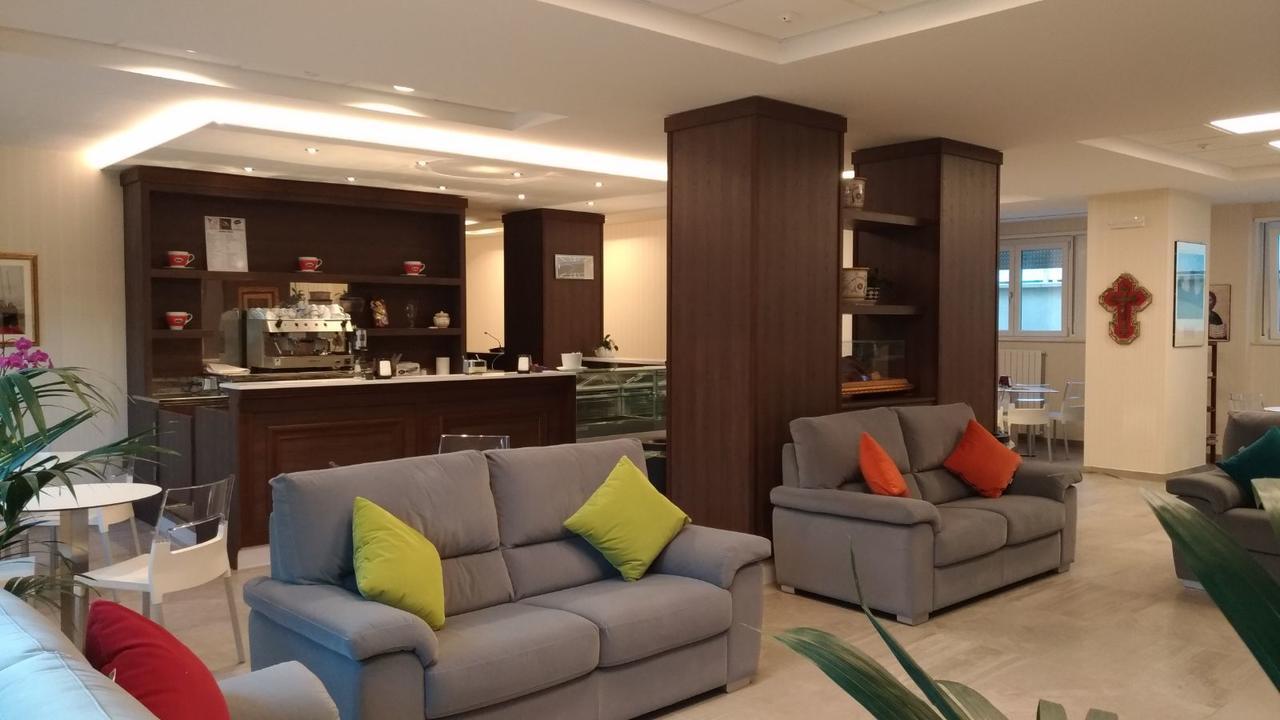 ラクイラ Casa Ospitalita San Giuseppe Bed & Breakfast エクステリア 写真